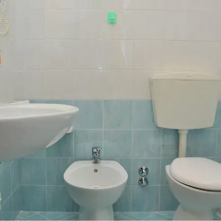 Sunny Flat With Terrace - Beahost